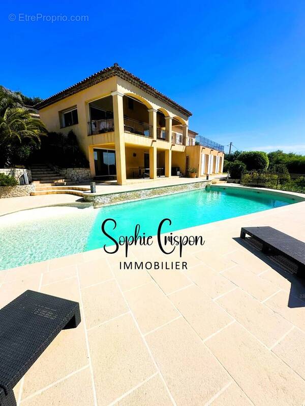 Maison à LES ADRETS-DE-L&#039;ESTEREL