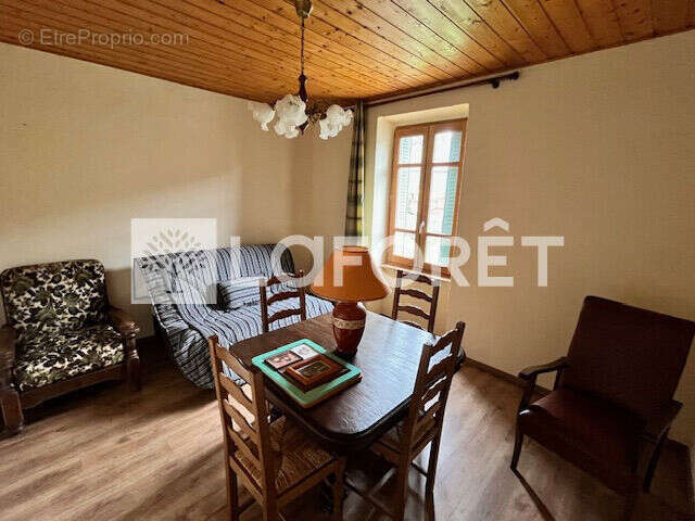 Maison à SAINT-JULIEN-DES-CHAZES