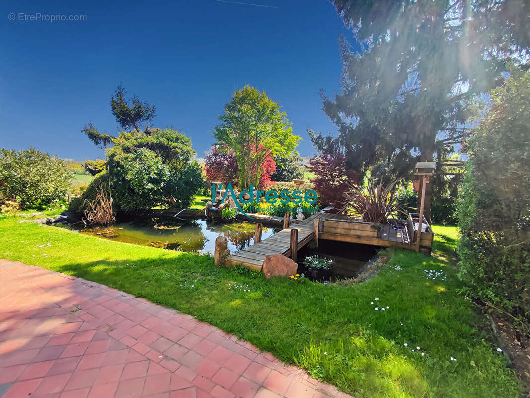 Maison à SAINT-PIERRE-MONTLIMART