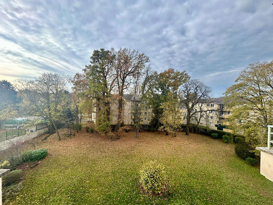 Appartement à VERNEUIL-SUR-SEINE