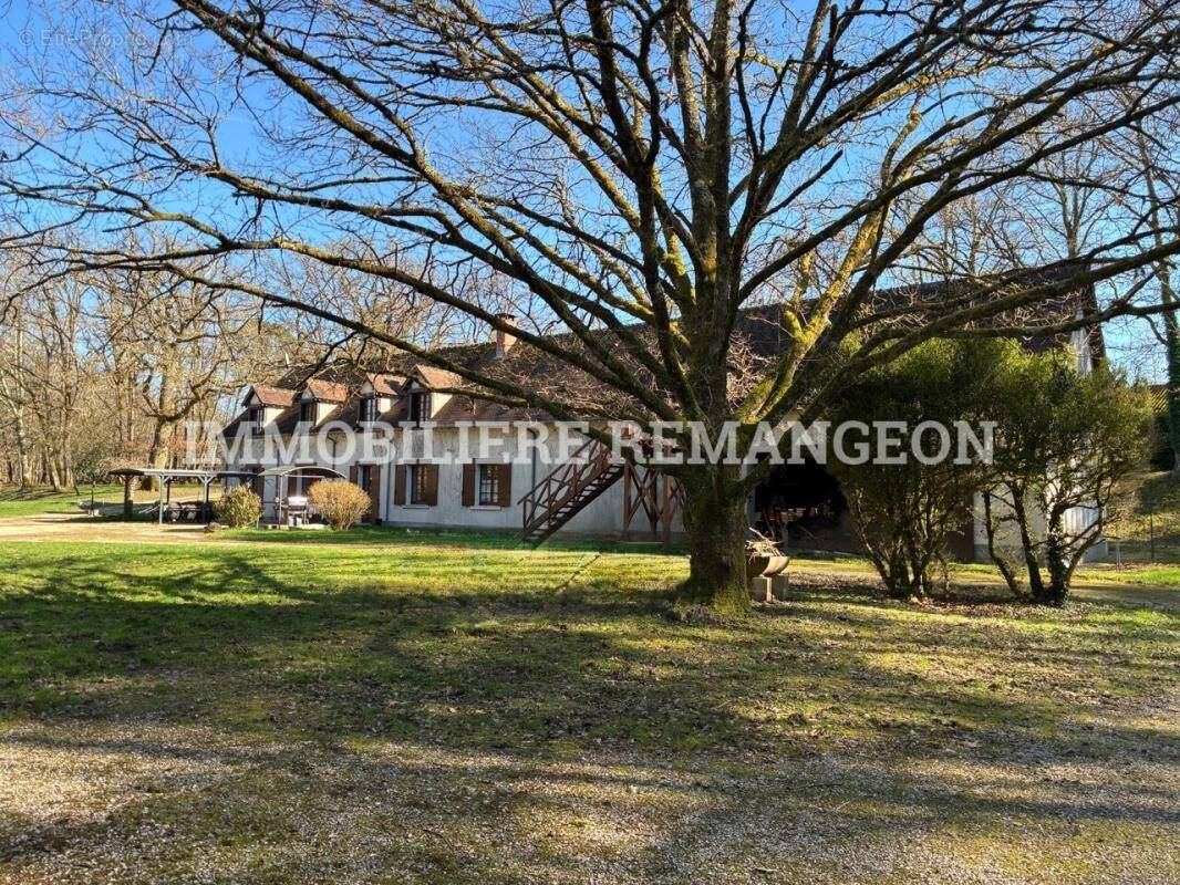 Maison à NEUVY-SUR-BARANGEON