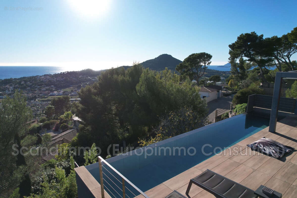 Maison à CARQUEIRANNE