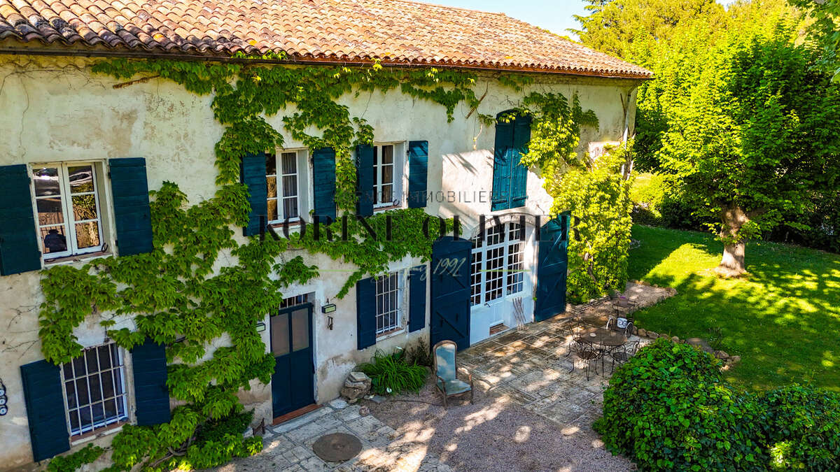 Maison à LE PUY-SAINTE-REPARADE