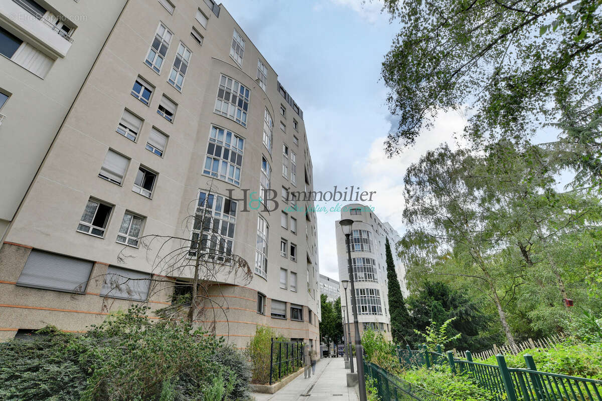 Appartement à CHARENTON-LE-PONT