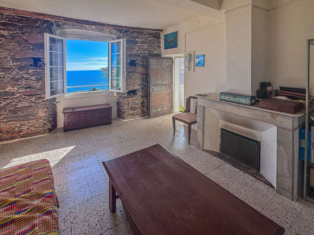 BASTIA  - APPARTEMENT - T3 - 85m² surface au sol avec vue mer - photo 2