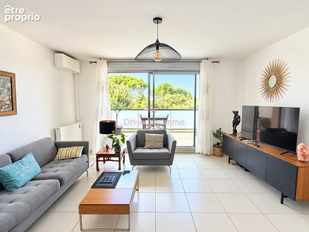 Appartement à SIX-FOURS-LES-PLAGES