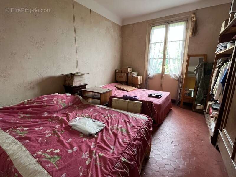 Appartement à BAGNOLS-EN-FORET