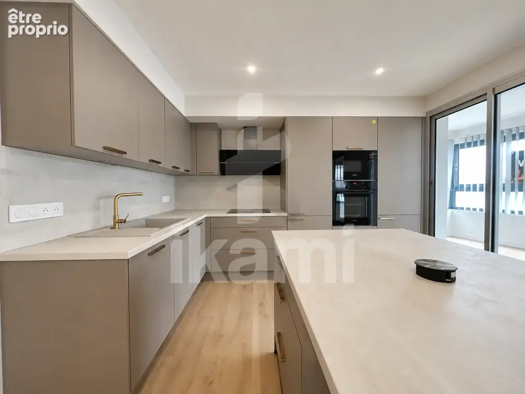 Appartement type T5, lumineux et vue dégagée avec véranda, terrasse et garage à Valence - photo 4
