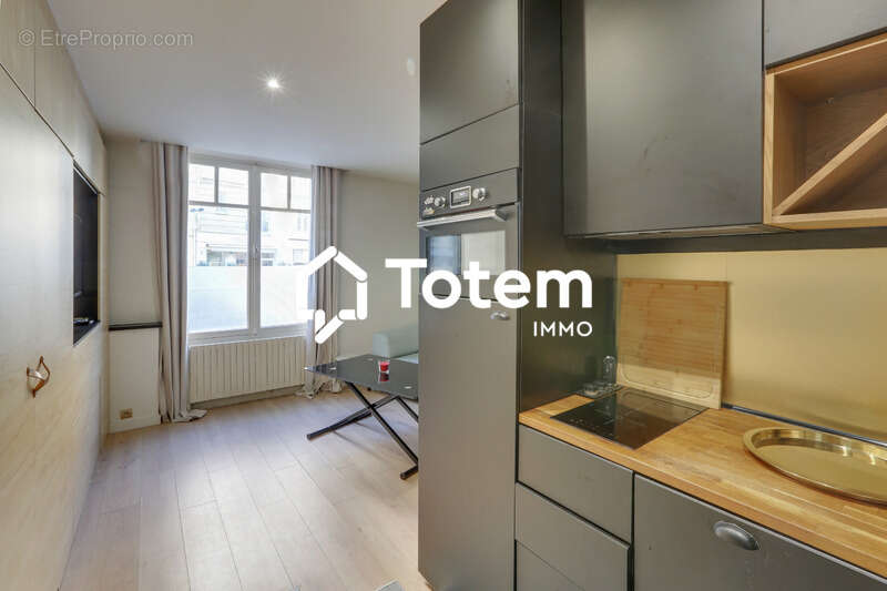 Appartement à NEUILLY-SUR-SEINE