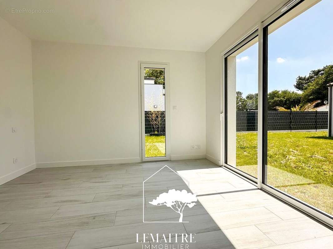 Maison à LES MATHES