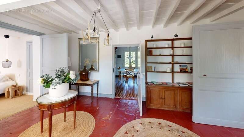 Maison à NEGREPELISSE