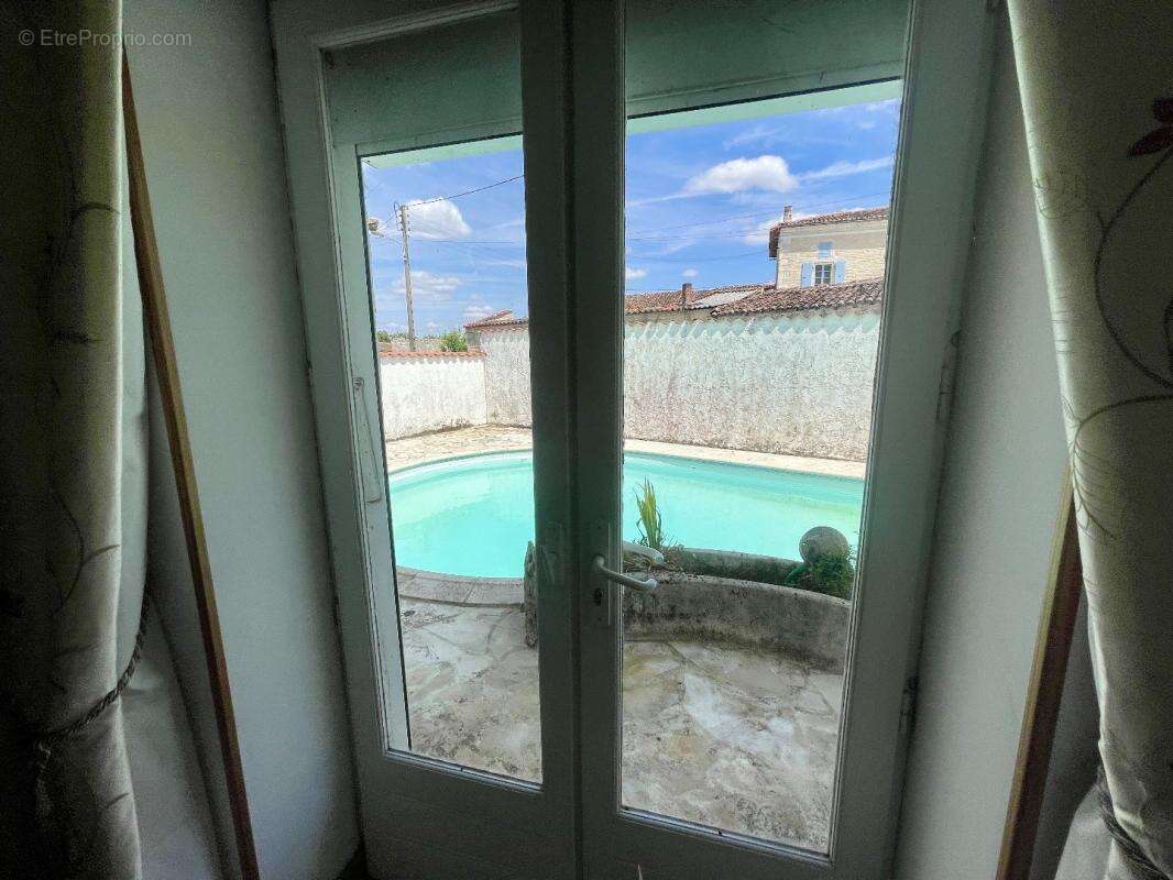 Maison à FONTAINE-CHALENDRAY