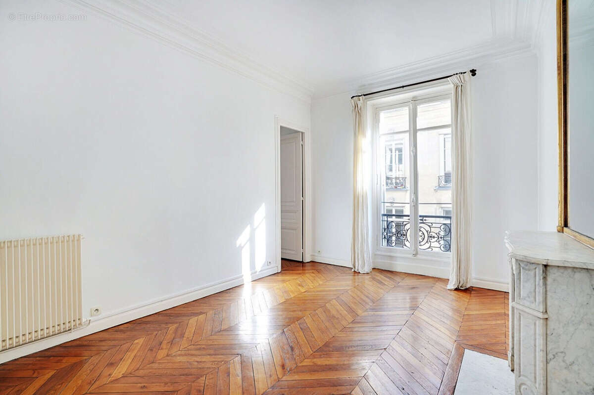 Paris 6e arrondissement - Quartier Saint-Sulpice - Appartement 71 m² - photo 2