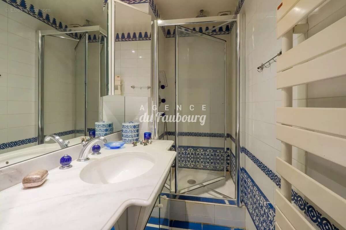 Appartement à NEUILLY-SUR-SEINE