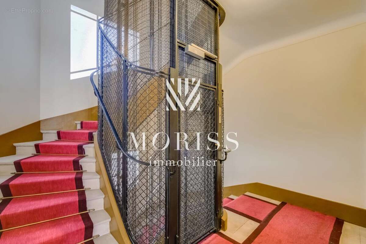 Appartement à PARIS-17E