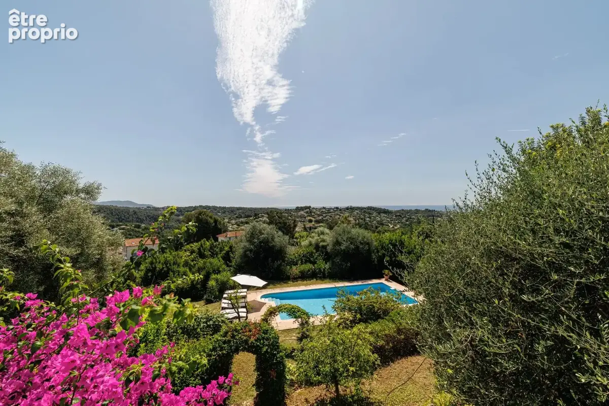 Vente Vence Maison Individuelle 213m2 - Terrain - Piscine - Vue Mer et Montagnes - photo 2