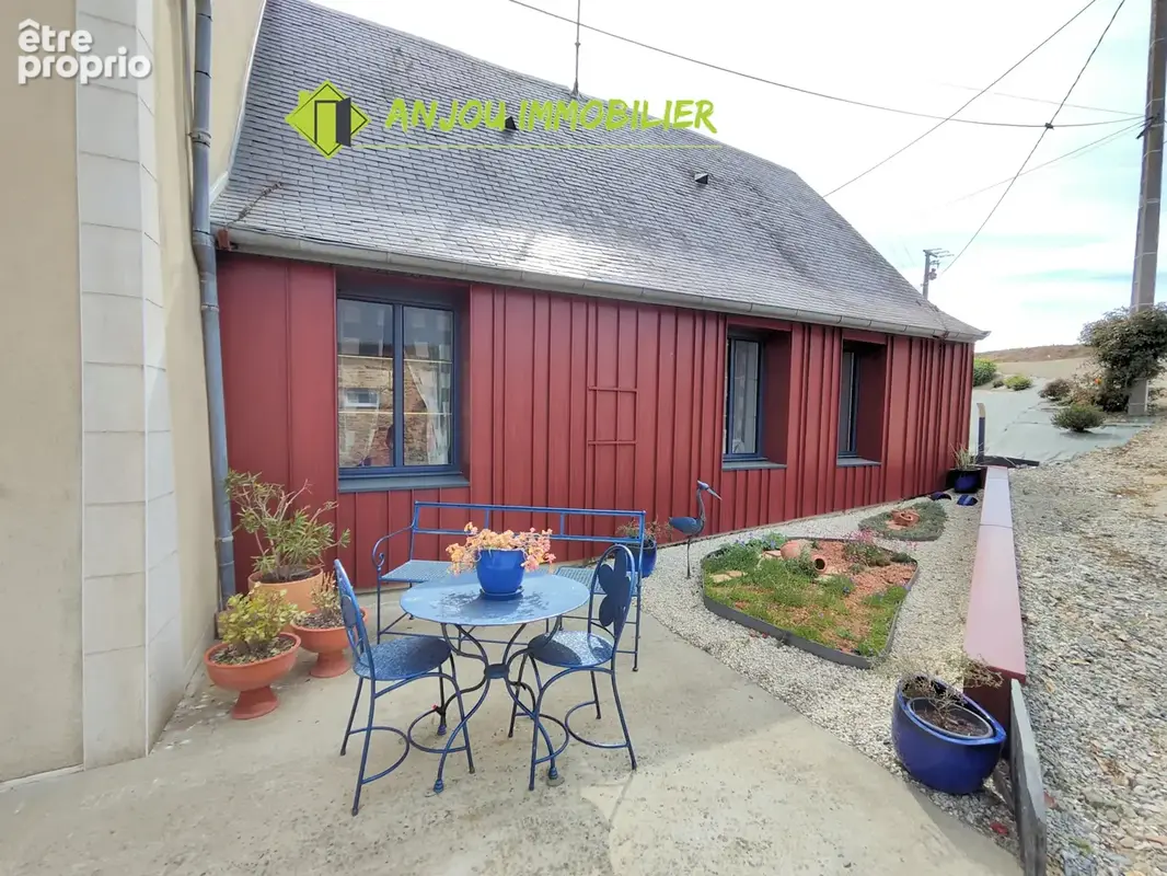 Maison de campagne avec dépendances et terrain - photo 2