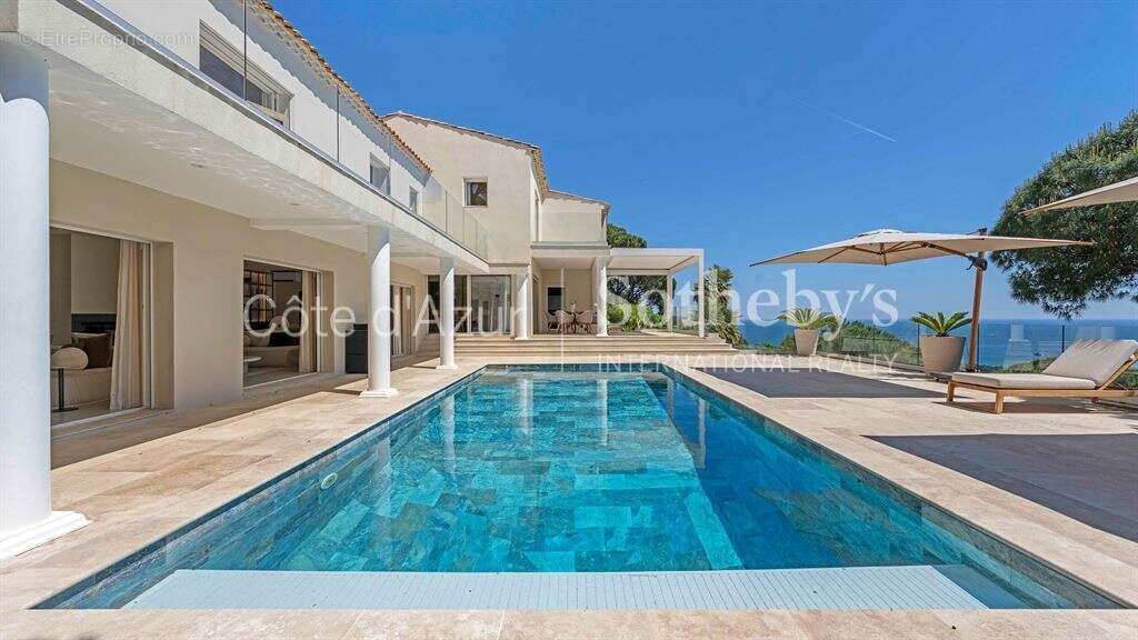 Exclusivité villa contemporaine avec vue mer, proche plage de la Nartelle - photo 17
