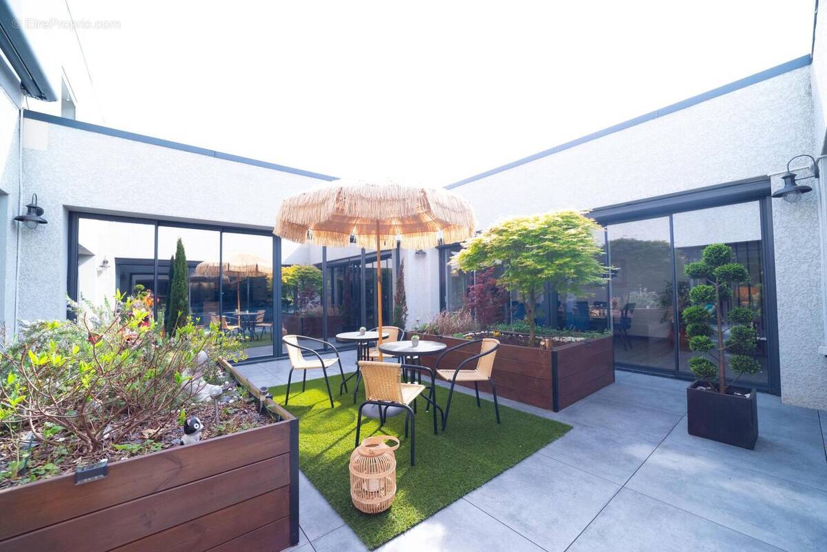 Photo 1 - Maison à DOMPIERRE-SUR-VEYLE