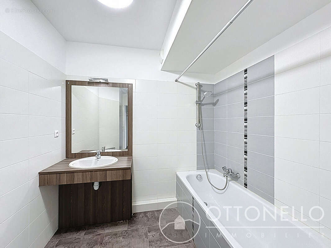 Appartement à PUGET-SUR-ARGENS