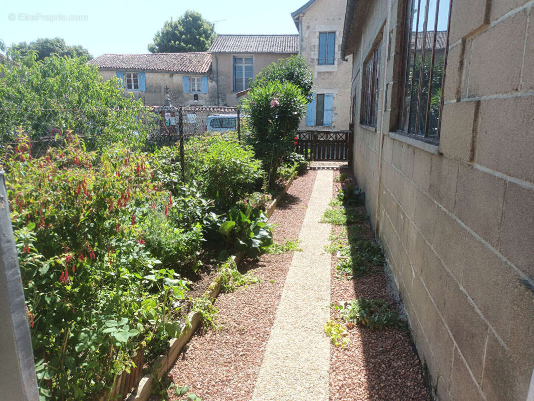 Maison à USSON-DU-POITOU