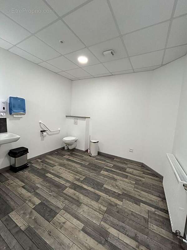 Commerce à MONTCEAU-LES-MINES