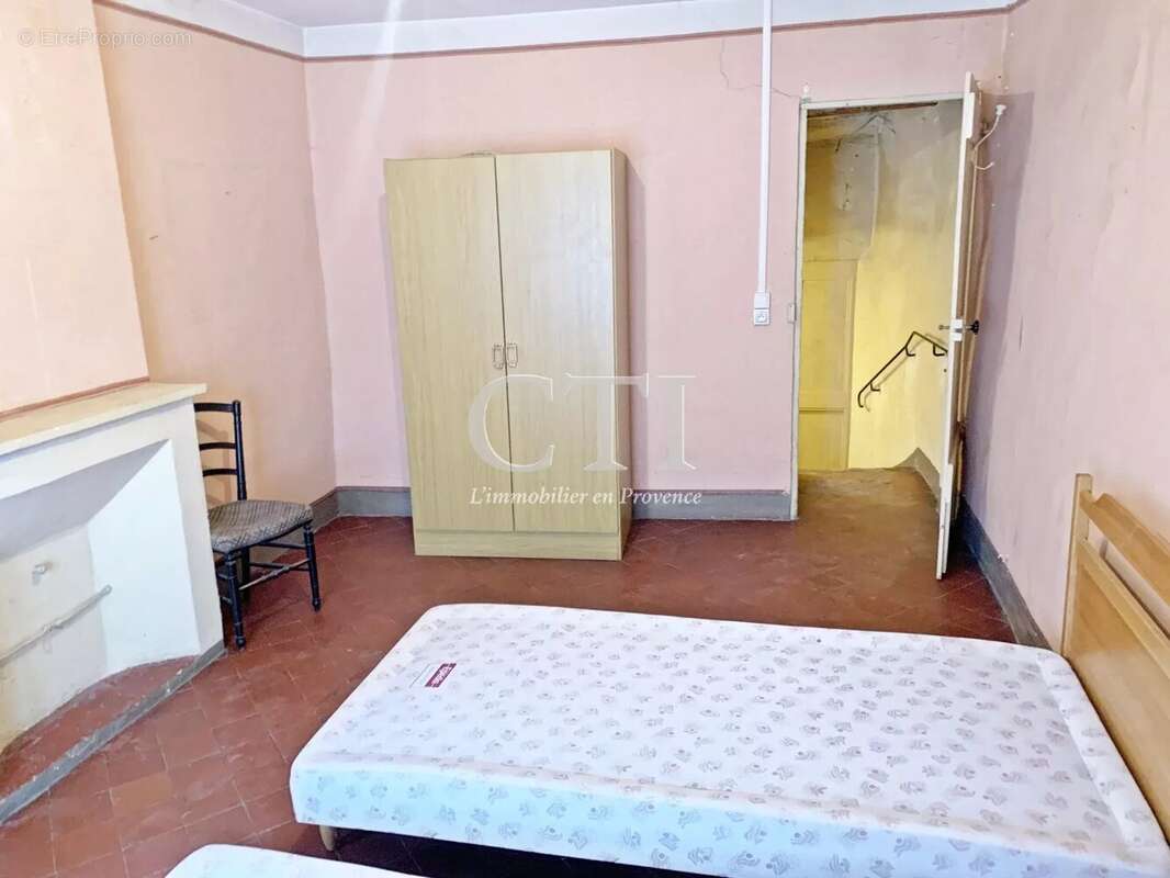 Maison à MIRABEL-AUX-BARONNIES