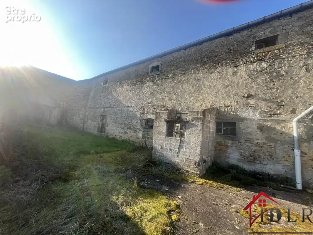 Maison T5   122 m2   Terrain 1 135 m2 + dépendances - photo 9