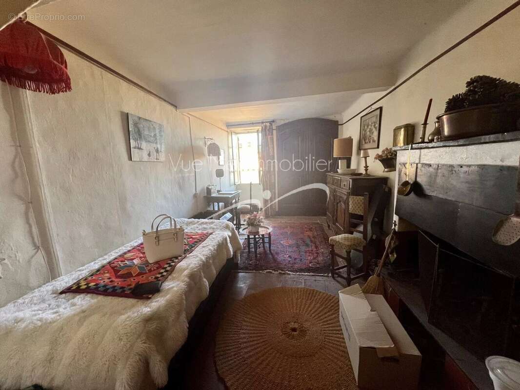 Maison à BORMES-LES-MIMOSAS