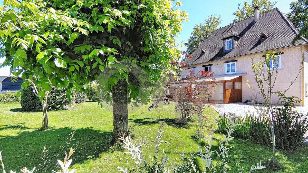 Maison à TERRASSON-LAVILLEDIEU