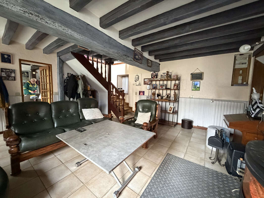 Maison à HOUDAN