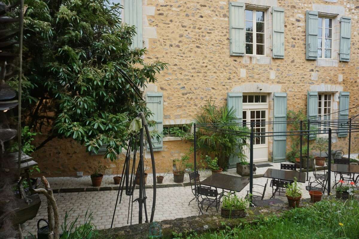 Somptueux Hôtel particulier du XIXe siècle, au coeur du parc naturel du Périgord vert. - photo 3