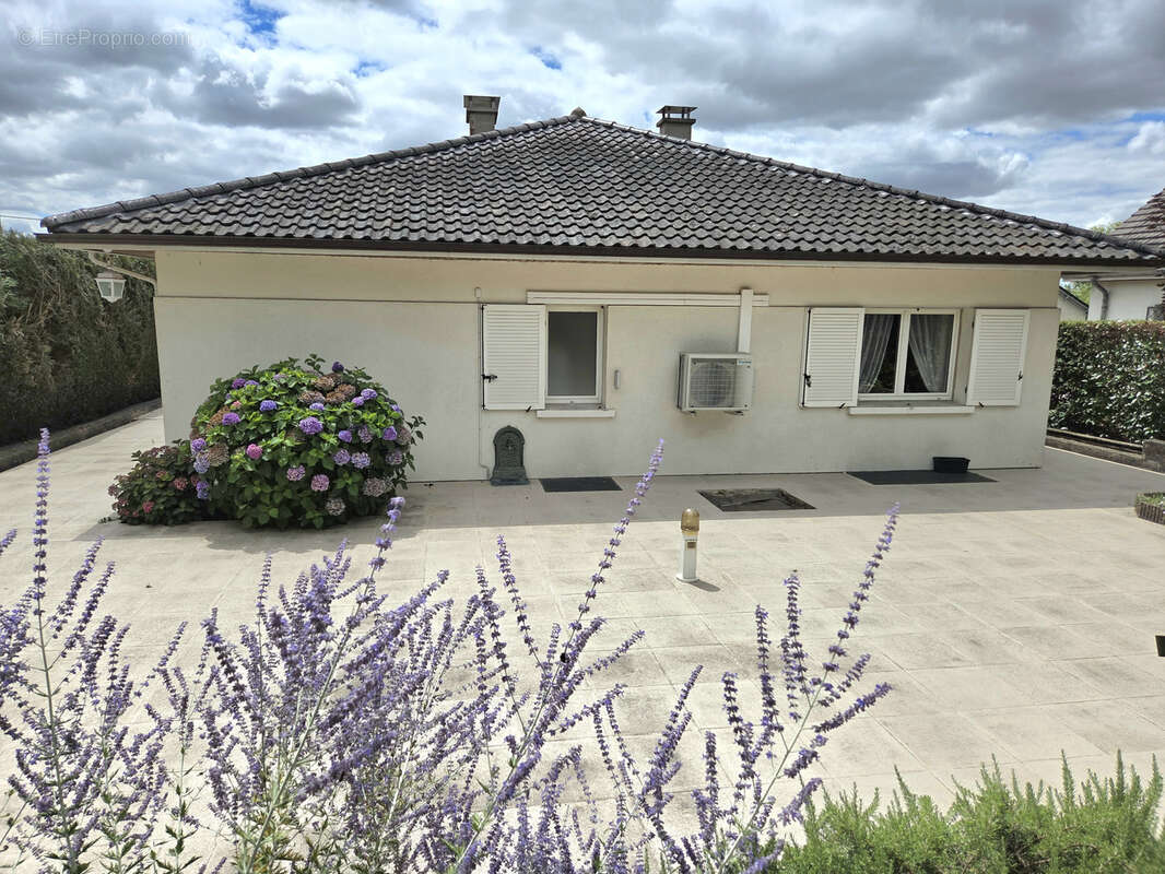 Maison à YZEURE