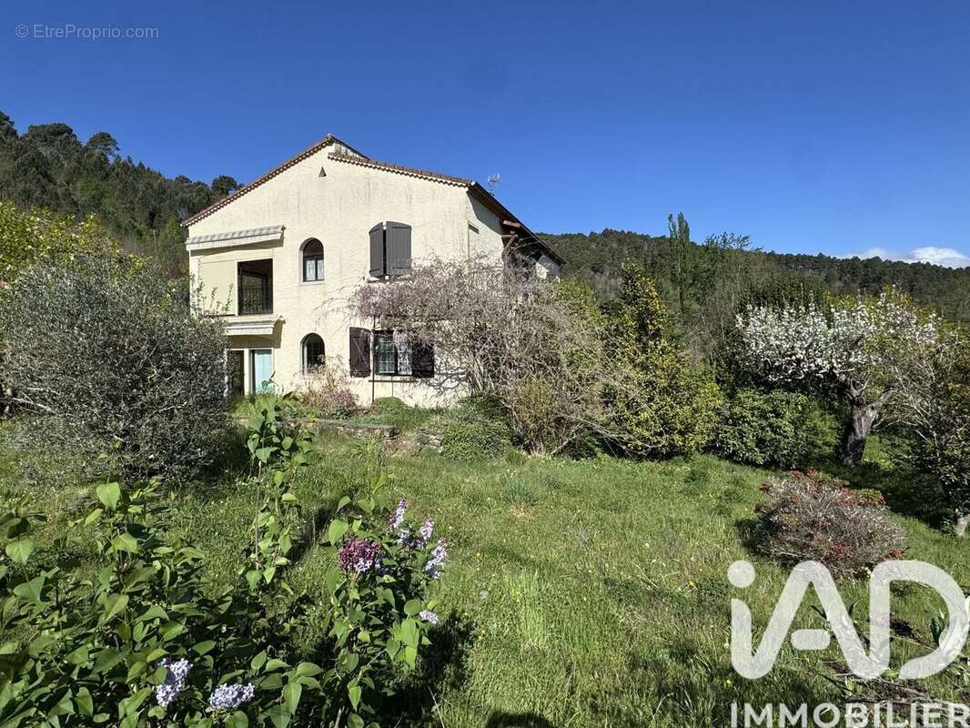 Photo 2 - Maison à CHAMBORIGAUD