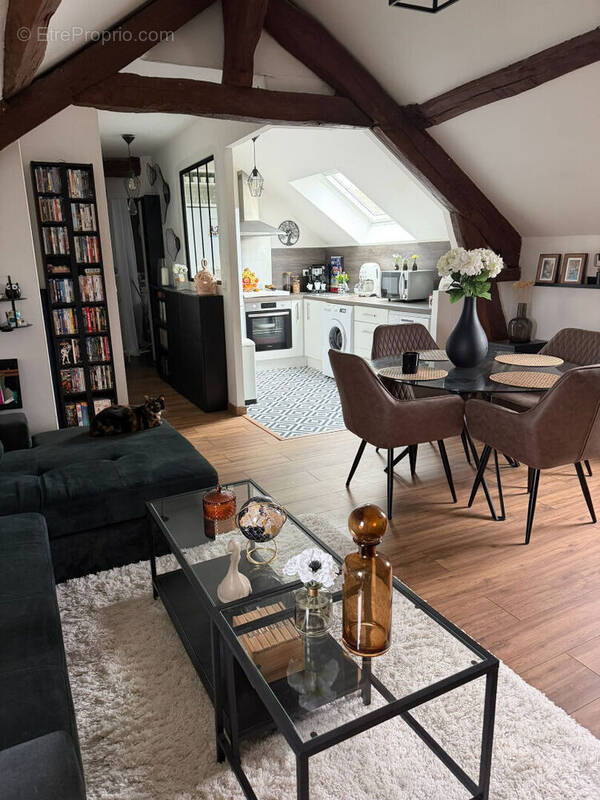 Appartement à LE COUDRAY-MONTCEAUX
