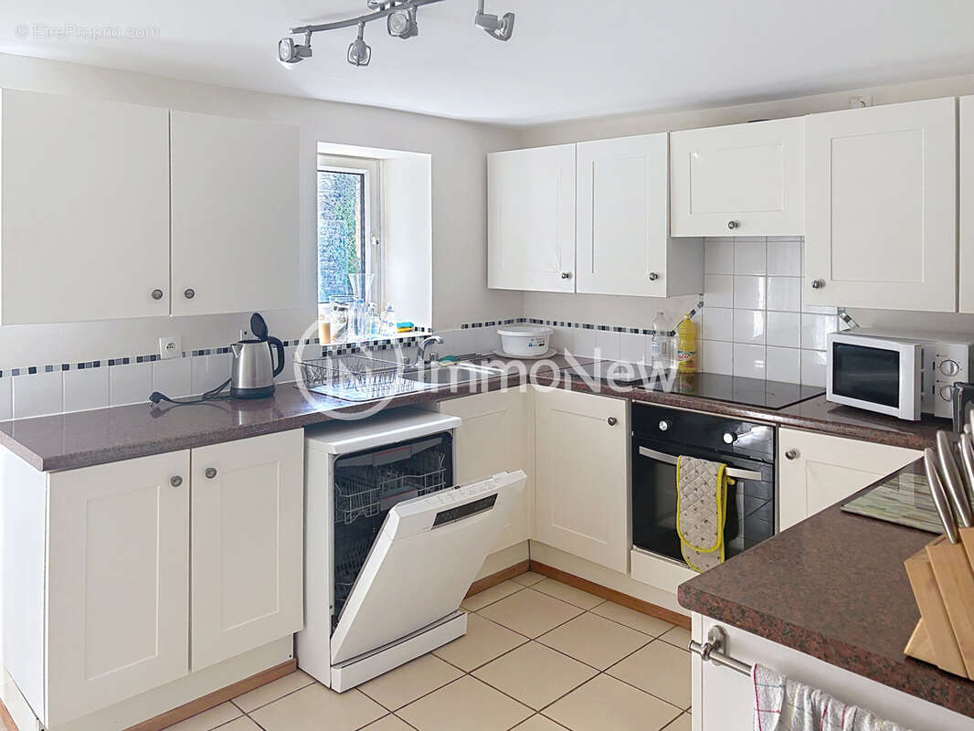 Maison 90 m2 ideal pied a terre sur 184 m2 de terre en plein bourg - photo 4