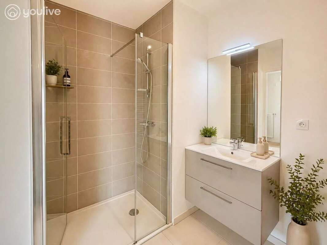 Appartement à LES PONTS-DE-CE