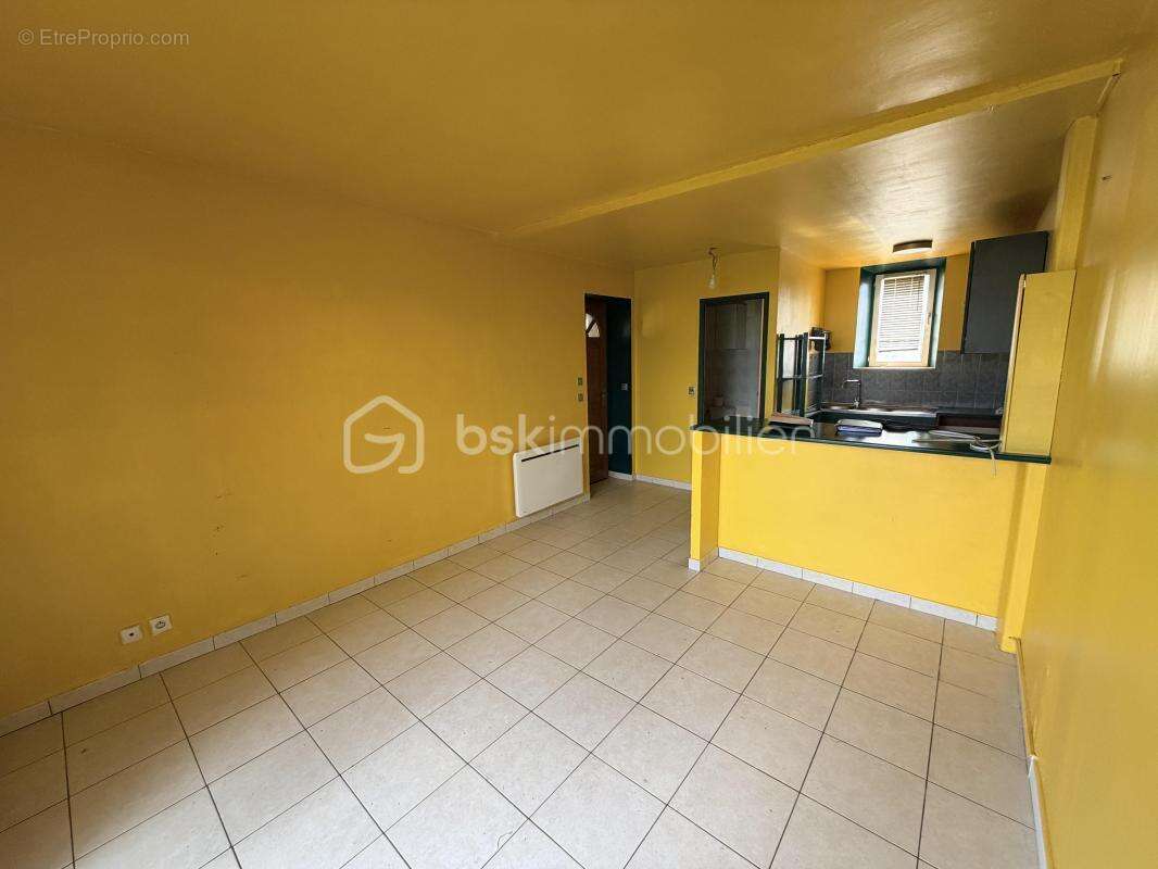Appartement à LEUDEVILLE