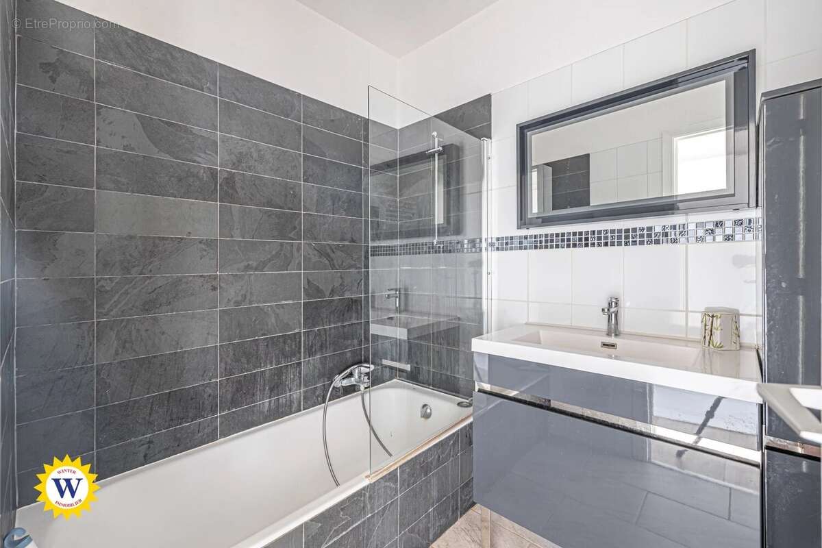 Appartement à VALLAURIS