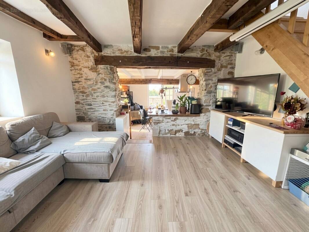Maison de bourg en pierre - photo 2