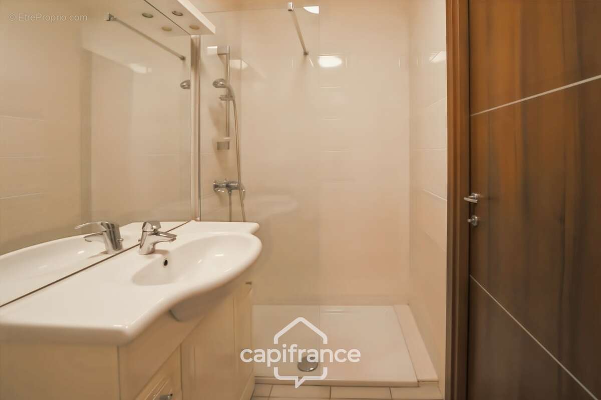 Maison de plain-pied, 3 chambres, véranda, piscine chauffée et jardin paysager – Courlaoux, à 10 min de Lons-le-Saunier (39000) - photo 13