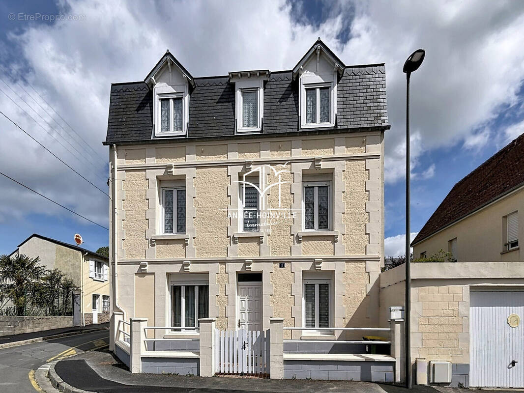 Maison à TROUVILLE-SUR-MER