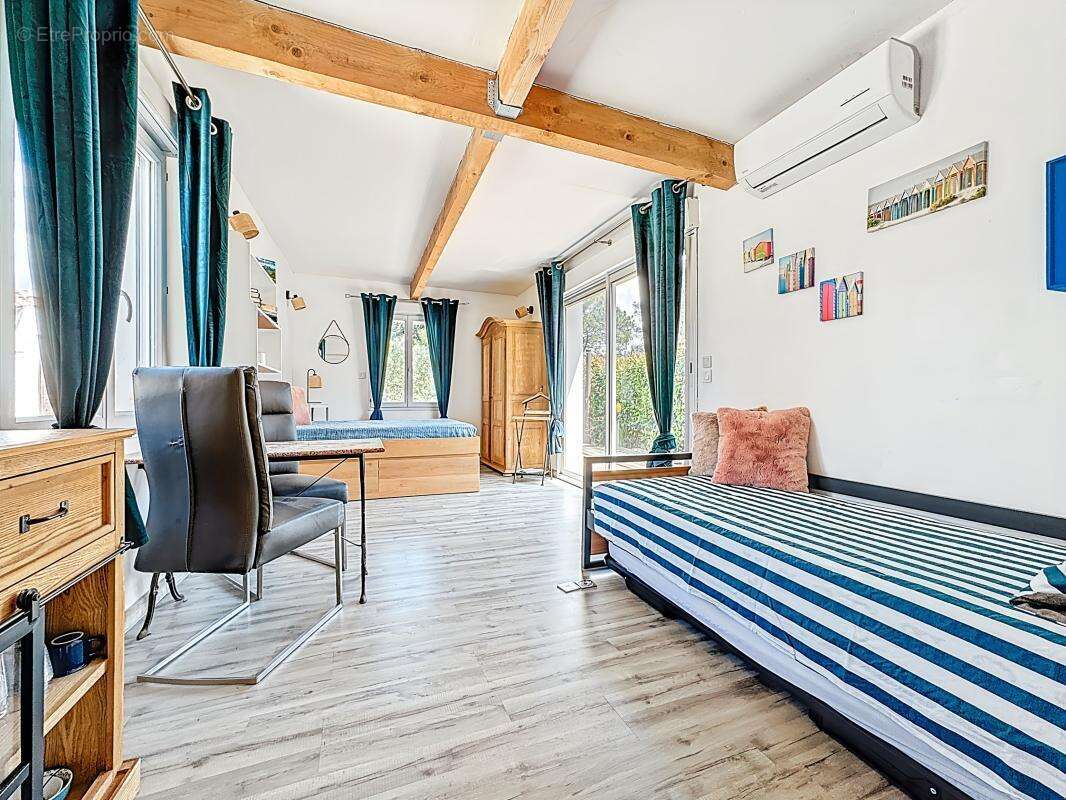 Maison à ROQUEBRUNE-SUR-ARGENS