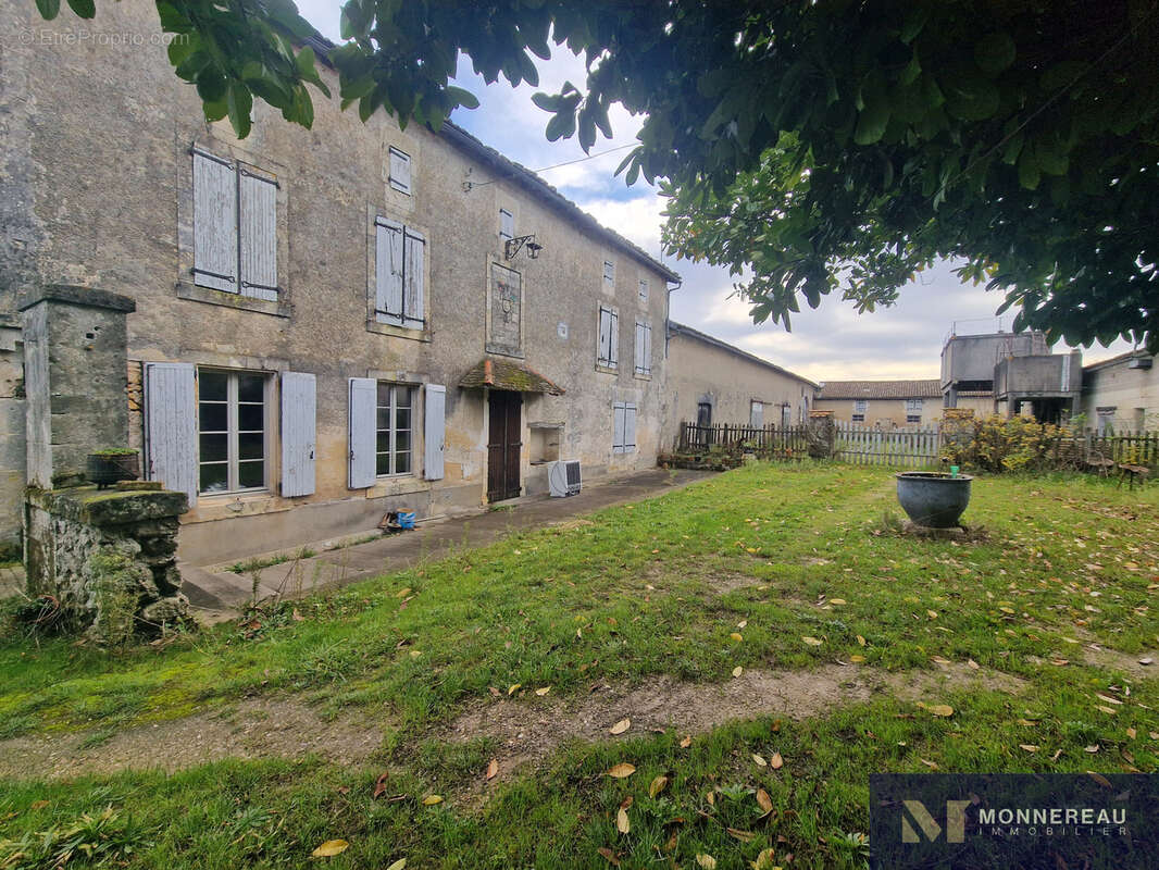 Maison à TOUVERAC