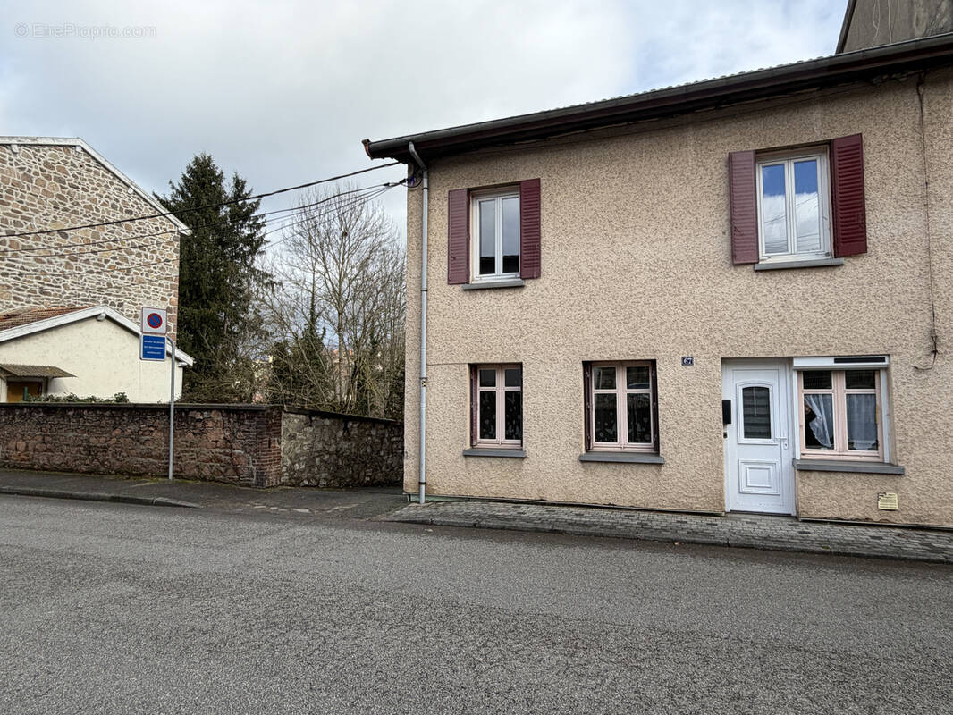 Maison à AMPLEPUIS