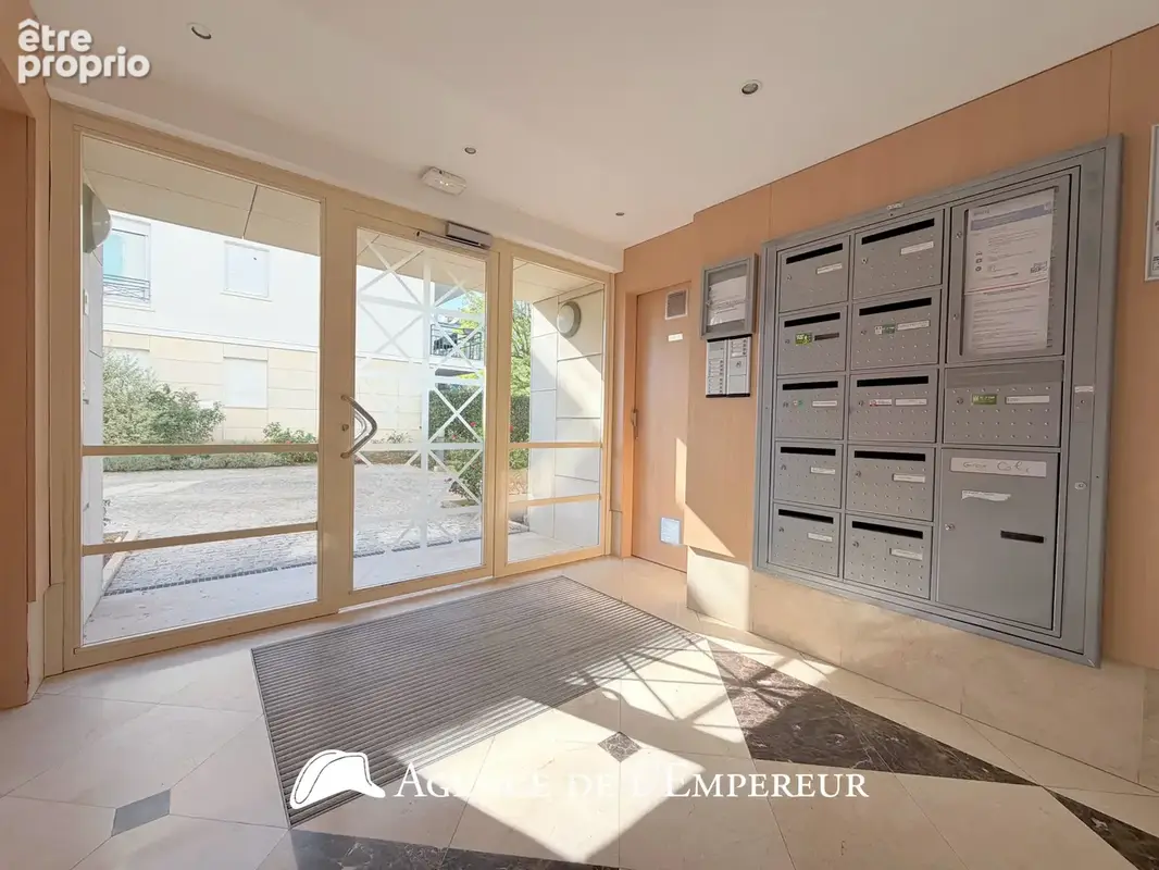 2 pièces de 49 m2 avec terrasse, parking et cave. - photo 16