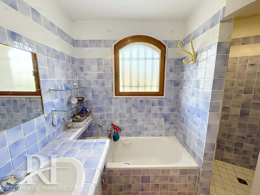 Maison à SAINT-CEZAIRE-SUR-SIAGNE