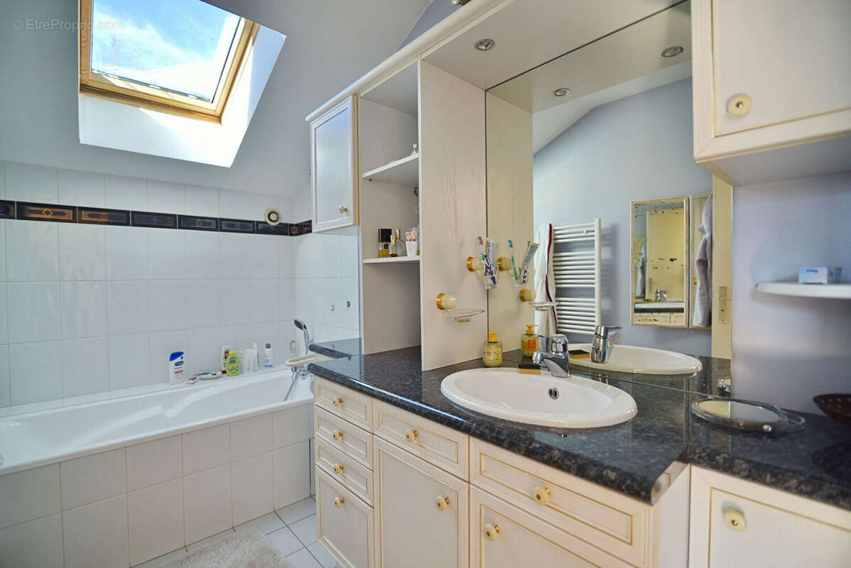 Maison à MONTBONNOT-SAINT-MARTIN