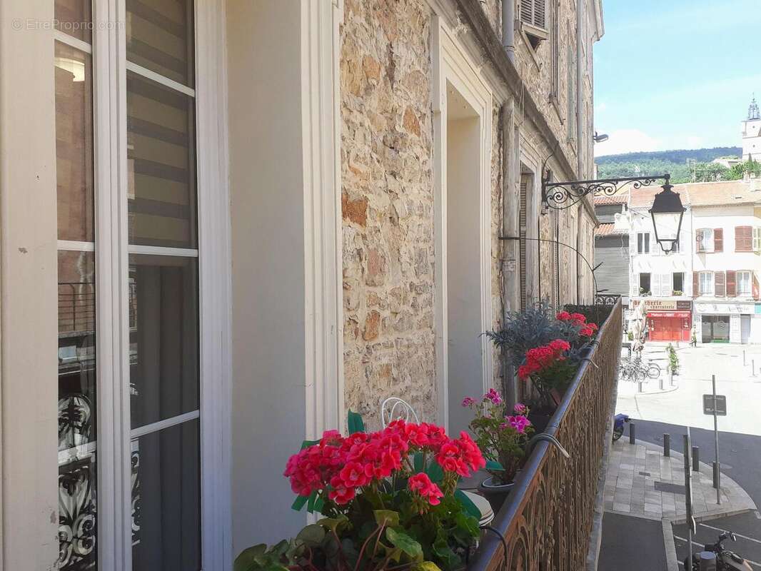   - Appartement à DRAGUIGNAN