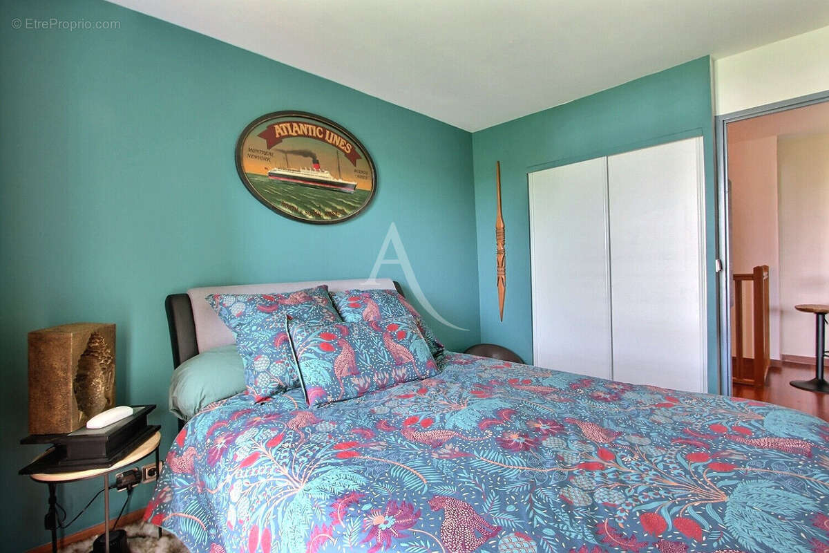 Appartement à VILLENEUVE-LA-GARENNE